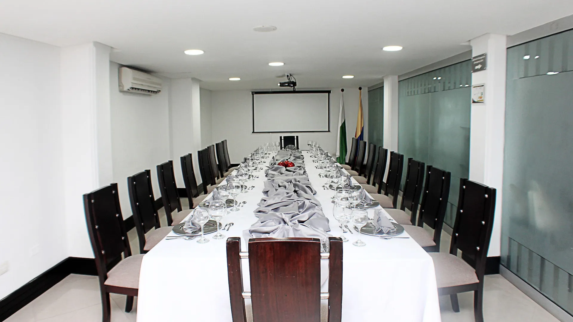 Hotel El Porton De San Joaquin Medellín 3*,  Colombia