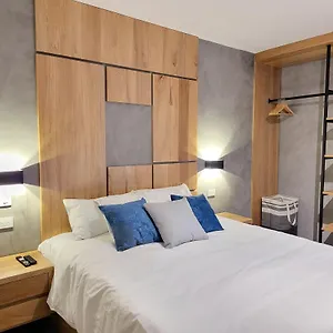 Apartamento Center Flats - In El Poblado Near Park Lleras, Medellin!