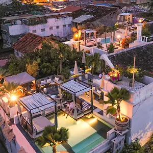 Hotel Casa Lola Deluxe Gallery *****