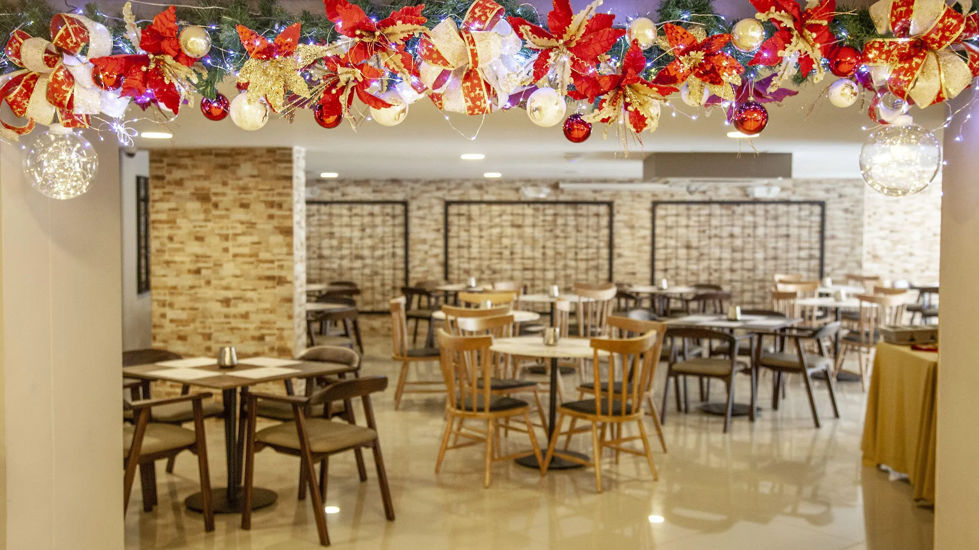 ***  Hotel El Porton De San Joaquin Medellín Colombia