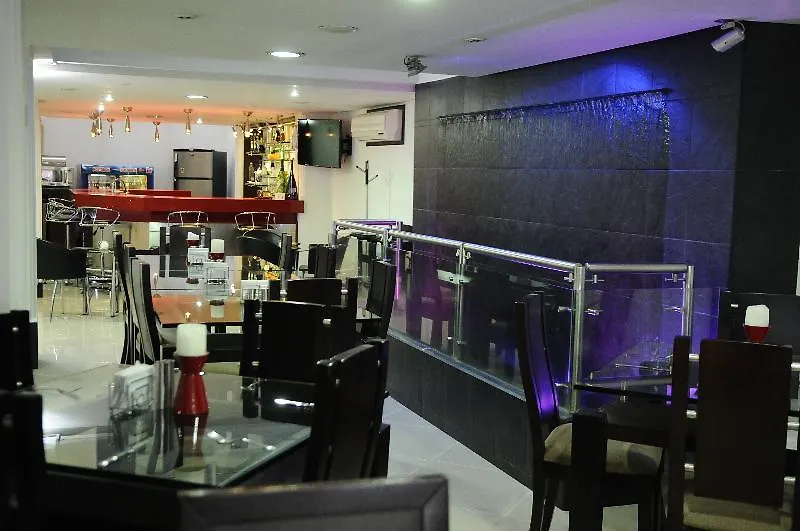 ***  El Porton De San Joaquin Otel Medellín Kolombiya